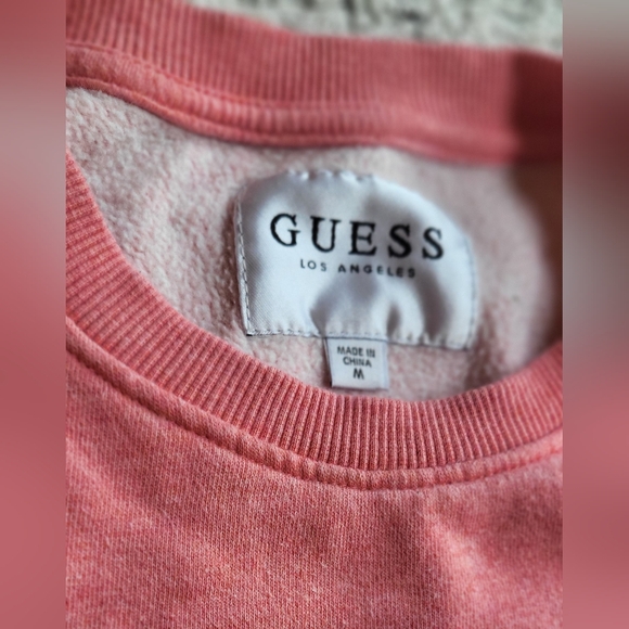 GUESS Embossed Crew neck sweatshirt coral colour size medium - Picture 2 of 6